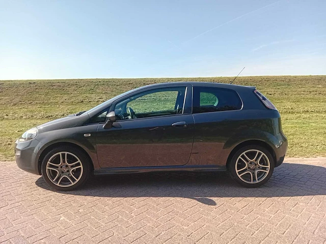 Fiat punto evo 1.3 m jet lounge, hl-717-n - afbeelding 15 van  15
