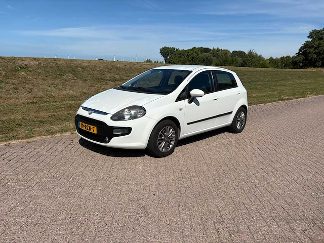 Fiat punto evo 1.3 m-jet mylife , 19-rzn-7 - afbeelding 1 van  22