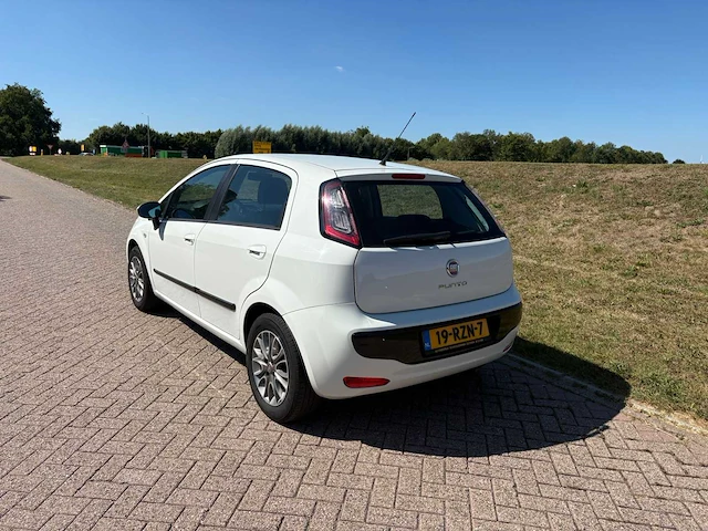 Fiat punto evo 1.3 m-jet mylife , 19-rzn-7 - afbeelding 17 van  22