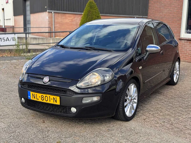 Fiat punto evo 1.4-16v m-air sport , nl-801-n - afbeelding 1 van  18