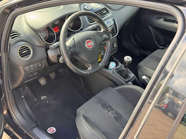 Fiat punto evo 1.4-16v m-air sport , nl-801-n - afbeelding 14 van  18