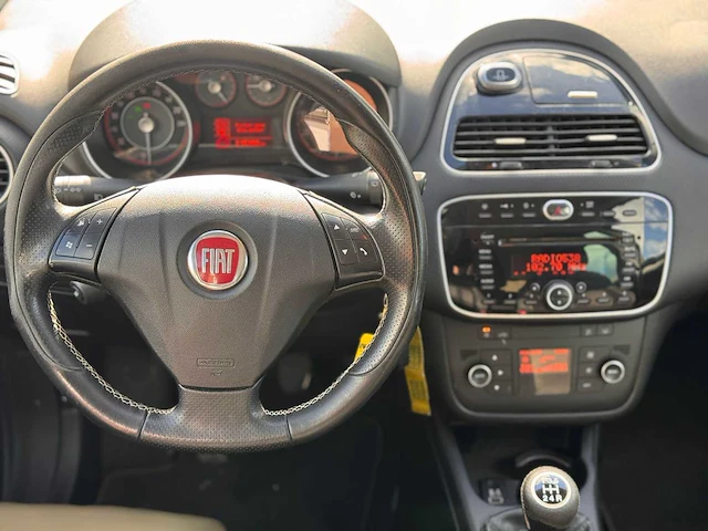 Fiat punto evo 1.4-16v m-air sport , nl-801-n - afbeelding 16 van  18