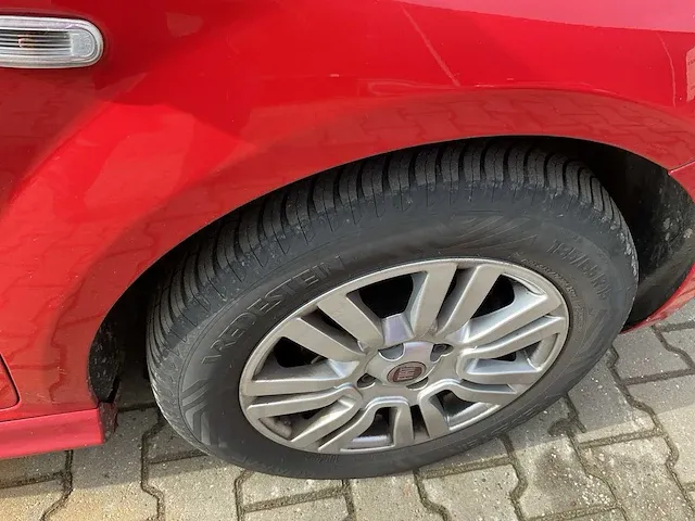 Fiat punto evo personenauto - afbeelding 4 van  28