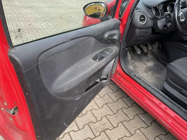 Fiat punto evo personenauto - afbeelding 9 van  28