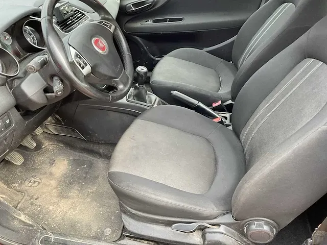Fiat punto evo personenauto - afbeelding 10 van  28