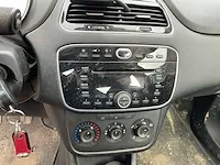 Fiat punto evo personenauto - afbeelding 15 van  28