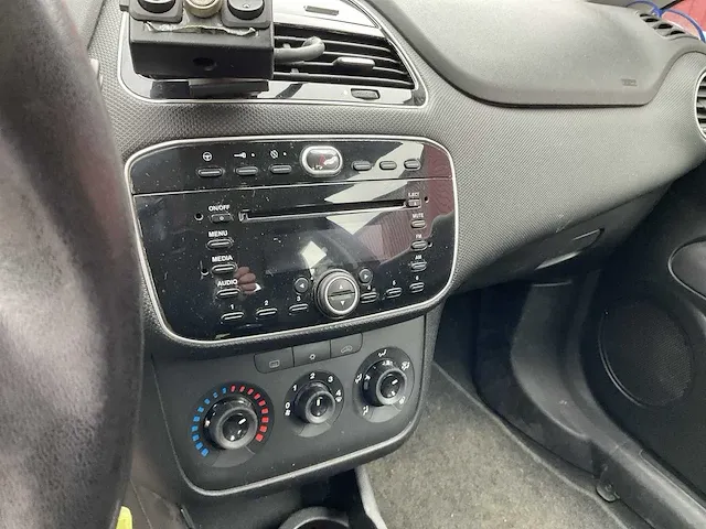 Fiat punto evo personenauto - afbeelding 7 van  22