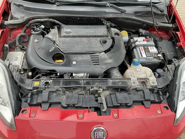 Fiat punto evo personenauto - afbeelding 15 van  22
