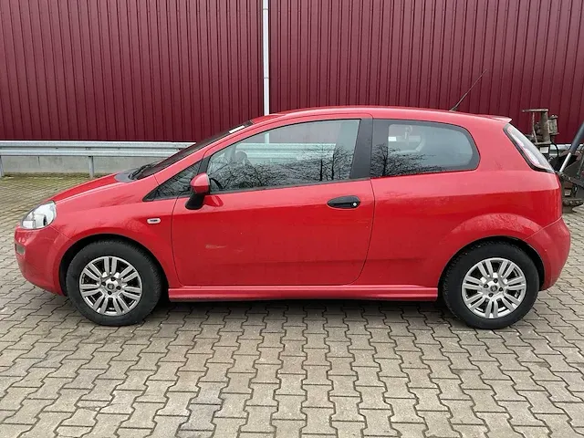 Fiat punto evo personenauto - afbeelding 18 van  22
