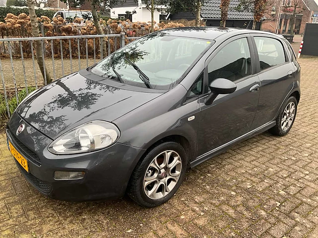 Fiat punto evo - afbeelding 1 van  30