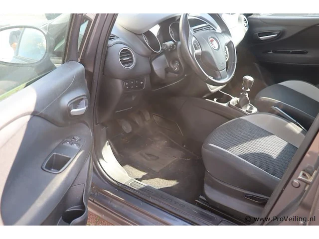 Fiat punto twin air turbo | benzine | apk tot september 2026 | bwjr. 2013| kenteken: 1-kjb-26 - afbeelding 2 van  24