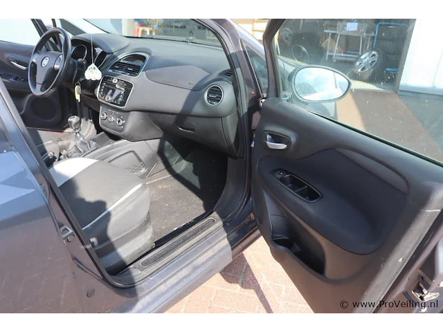 Fiat punto twin air turbo | benzine | apk tot september 2026 | bwjr. 2013| kenteken: 1-kjb-26 - afbeelding 5 van  24