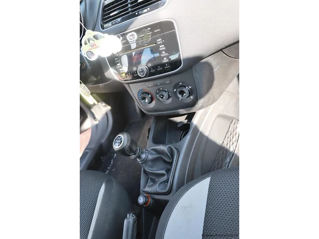 Fiat punto twin air turbo | benzine | apk tot september 2026 | bwjr. 2013| kenteken: 1-kjb-26 - afbeelding 7 van  24