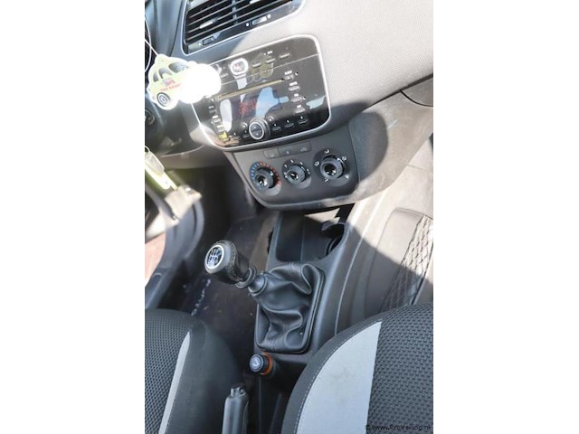 Fiat punto twin air turbo | benzine | apk tot september 2026 | bwjr. 2013|kenteken: 1-kjb-26 - afbeelding 7 van  24