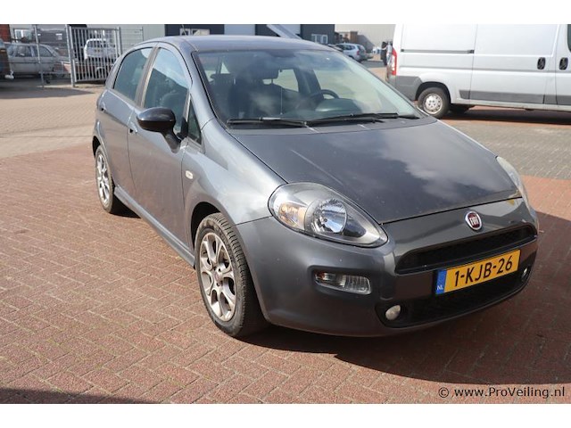 Fiat punto twin air turbo | benzine | apk tot september 2026 | bwjr. 2013|kenteken: 1-kjb-26 - afbeelding 1 van  24