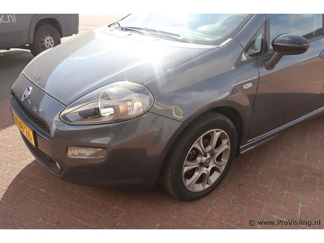 Fiat punto twin air turbo | benzine | apk tot september 2026 | bwjr. 2013|kenteken: 1-kjb-26 - afbeelding 18 van  24