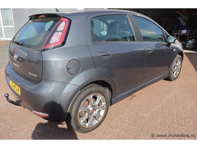 Fiat punto twin air turbo | benzine | apk tot september 2026 | bwjr. 2013|kenteken: 1-kjb-26 - afbeelding 21 van  24
