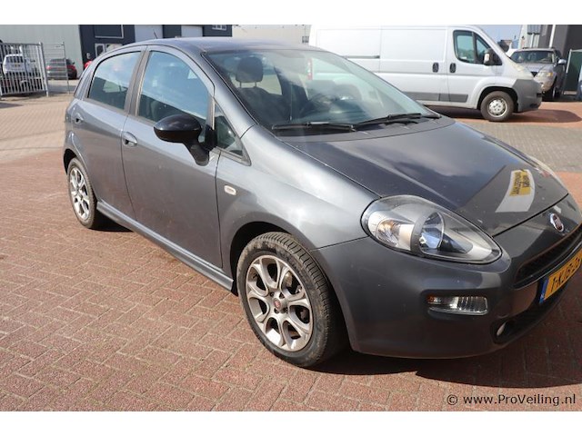Fiat punto twin air turbo | benzine | apk tot september 2026 | bwjr. 2013|kenteken: 1-kjb-26 - afbeelding 22 van  24