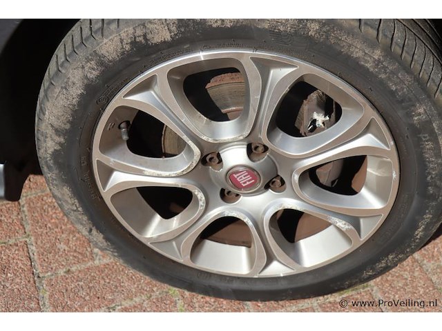 Fiat punto twin air turbo | benzine | apk tot september 2026 | bwjr. 2013|kenteken: 1-kjb-26 - afbeelding 23 van  24