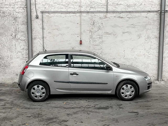 Fiat stilo 1.2-16v active 80pk 2003, 76-nk-lb - afbeelding 17 van  41