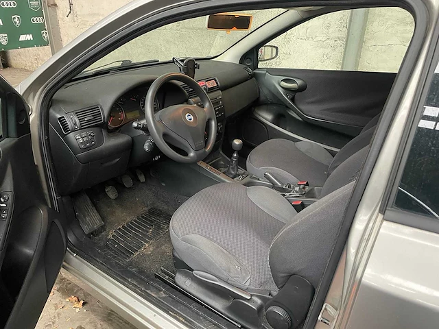 Fiat stilo 1.2-16v active 80pk 2003, 76-nk-lb - afbeelding 18 van  41