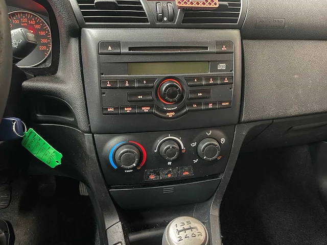 Fiat stilo 1.2-16v active 80pk 2003, 76-nk-lb - afbeelding 27 van  41