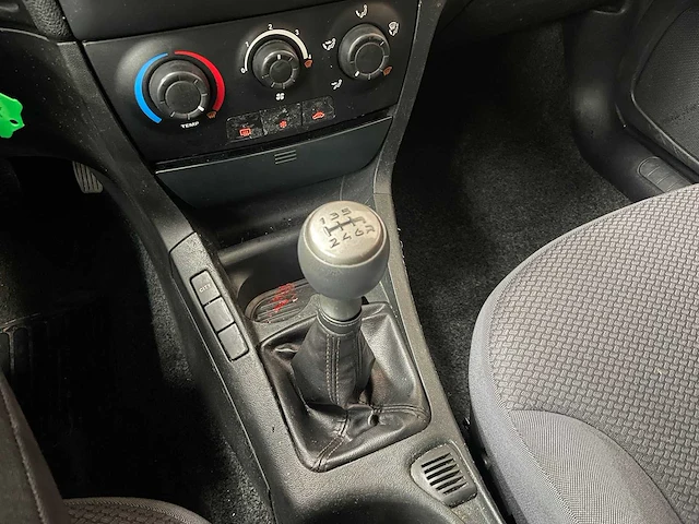 Fiat stilo 1.2-16v active 80pk 2003, 76-nk-lb - afbeelding 29 van  41