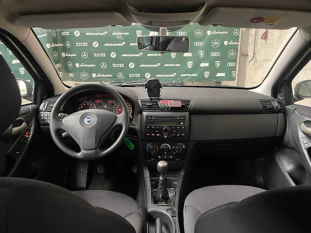 Fiat stilo 1.2-16v active 80pk 2003, 76-nk-lb - afbeelding 30 van  41
