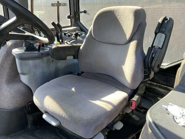 Fiatagri g210 vierwielaangedreven landbouwtractor - afbeelding 14 van  26