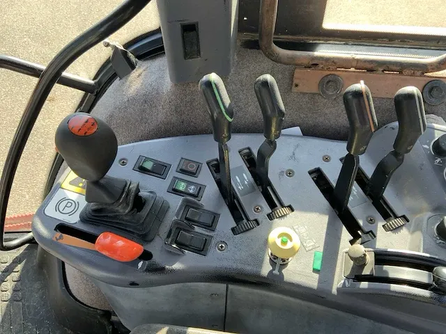Fiatagri g210 vierwielaangedreven landbouwtractor - afbeelding 16 van  26