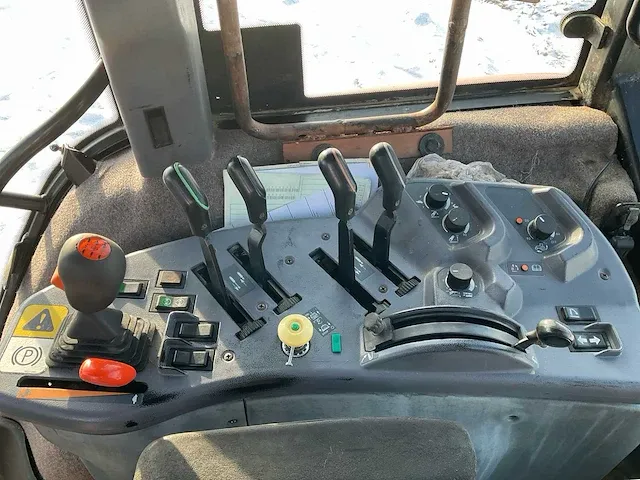 Fiatagri g210dt vierwielaangedreven landbouwtractor - afbeelding 24 van  39