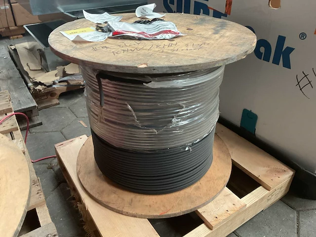 Fiber optic cables - afbeelding 1 van  3
