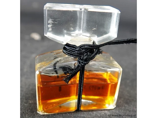 Fidji. guy laroche paris parfums - afbeelding 3 van  5