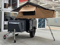Field camp caravan met tent - afbeelding 1 van  5