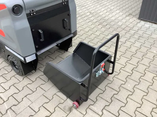 Field elektrische zelfrijdende opzit veegmachine - afbeelding 4 van  20