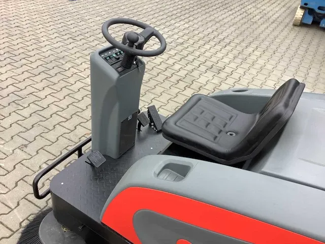 Field elektrische zelfrijdende opzit veegmachine - afbeelding 6 van  20