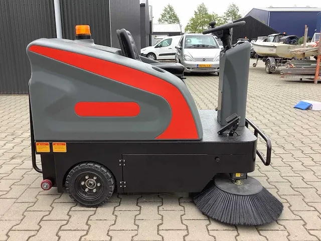 Field elektrische zelfrijdende opzit veegmachine - afbeelding 18 van  20
