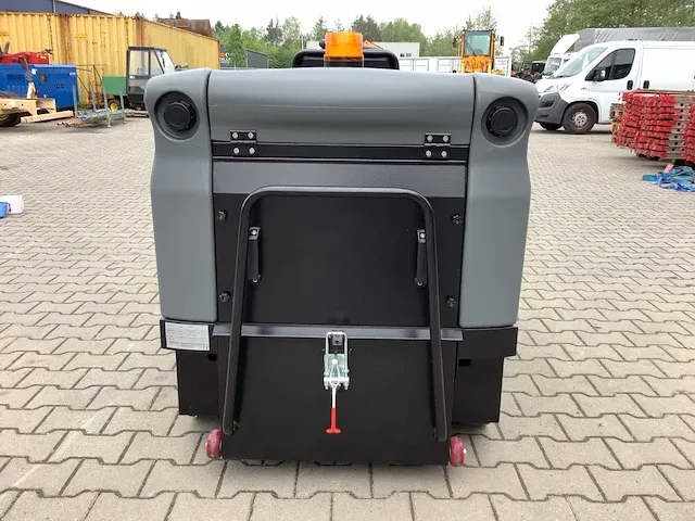 Field elektrische zelfrijdende opzit veegmachine - afbeelding 19 van  20