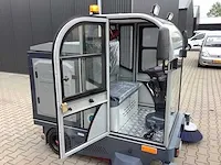 Field elektrische zelfrijdende veegmachine met cabine - afbeelding 14 van  47