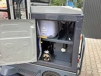 Field elektrische zelfrijdende veegmachine met cabine - afbeelding 29 van  47