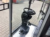 Field elektrische zelfrijdende veegmachine met cabine - afbeelding 31 van  47
