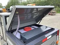 Field elektrische zelfrijdende veegmachine met cabine - afbeelding 35 van  47