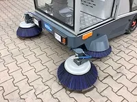 Field elektrische zelfrijdende veegmachine met cabine - afbeelding 42 van  47