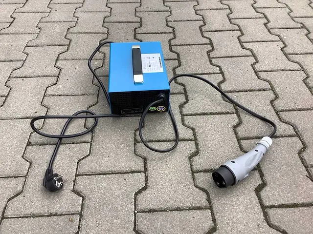 Field elektrische zelfrijdende veegmachine met cabine - afbeelding 47 van  47