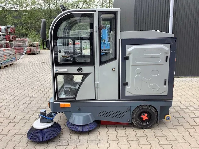 Field elektrische zelfrijdende veegmachine met cabine - afbeelding 6 van  47