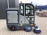 Field elektrische zelfrijdende veegmachine met cabine - afbeelding 7 van  47