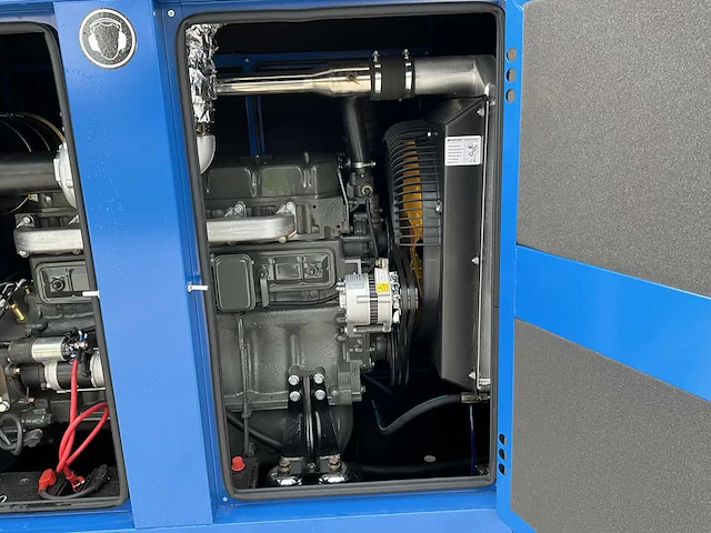 Field energy noodstroom aggregaat / generator 138 kva - 6 cilinder dieselmotor - afbeelding 2 van  13