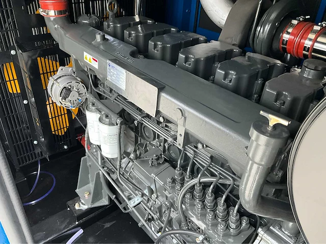 Field energy noodstroom aggregaat / generator 440 kva - ats - 6 cilinder dieselmotor - afbeelding 3 van  26