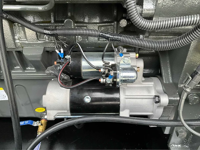 Field energy noodstroom aggregaat / generator 440 kva - ats - 6 cilinder dieselmotor - afbeelding 4 van  26