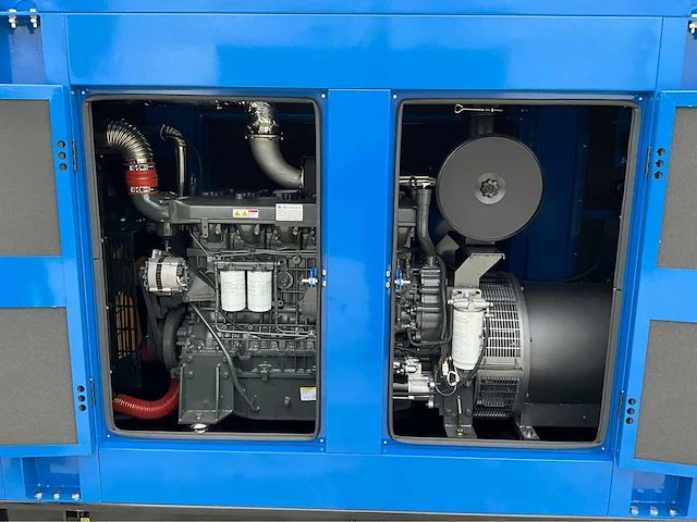 Field energy noodstroom aggregaat / generator 440 kva - ats - 6 cilinder dieselmotor - afbeelding 7 van  26